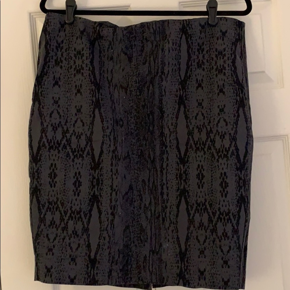 Sexy Banana Republic snake print skirt size 14